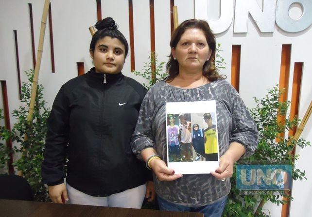 Dolor e impotencia. Estela y su hija esperan que la muerte de Exequiel no quedara en la nada.