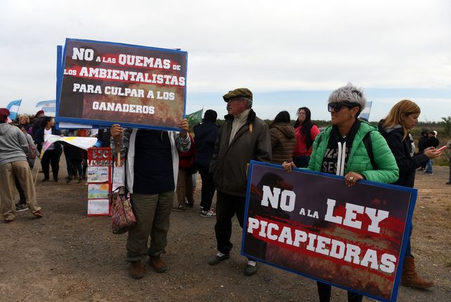 Productores de las islas expresaron su rechazo al proyecto sobre el puente a Victoria.