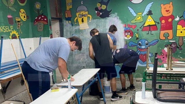 Paraná: equipo de la Selección Argentina de Sóftbol pintó y reacondicionó la escuela Guadalupe