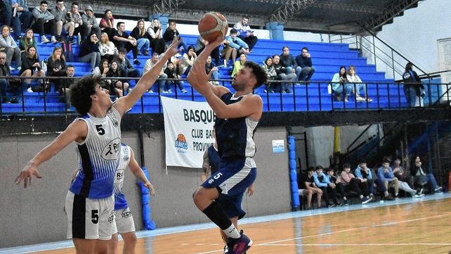 Gimnasia superó como visitante a Banco y es uno de los punteros del Torneo Oficial de Básquet.