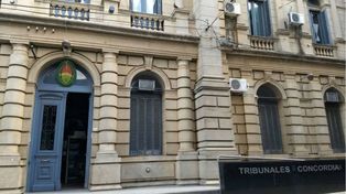 La Fiscal&iacute;a de San Salvador y el Juzgado de Garant&iacute;as de Concordia, que tiene jurisdicci&oacute;n all&iacute;, deber&aacute;n resolver sobre el caso.