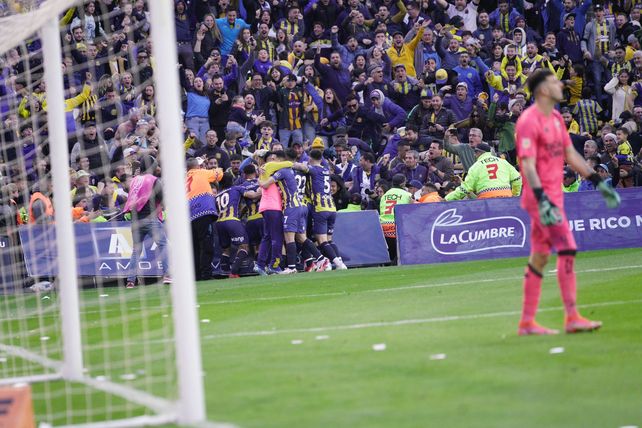 Central venció a Newells con gol de Mallo tras un tiro libre del ingresado Malcorra