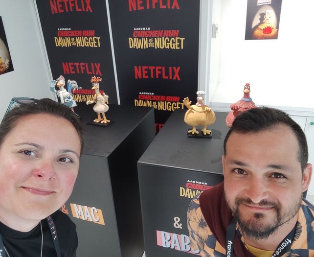 Mariela Sartori y Julián Villanueva en la sede de Aardman, en Bristol.