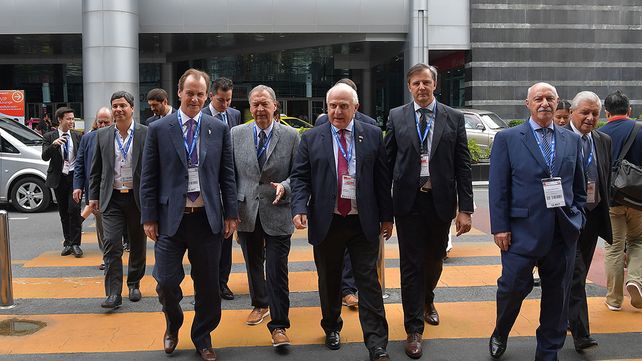 Foto política. El gobernador