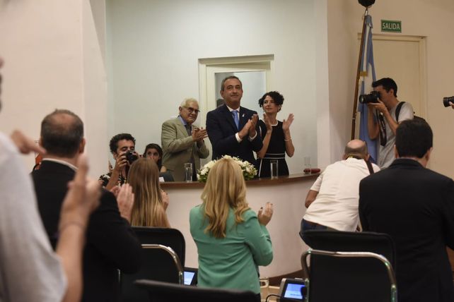 Javkin juró en el Concejo en el marco de una sesión especial. (Foto: Marcelo Bustamante)