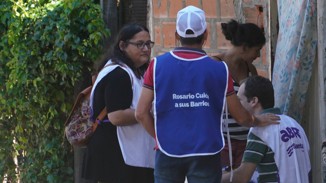 Operadores de Municipalidad y provincia relevan el barrio Stella Maris casa por casa.&nbsp;
