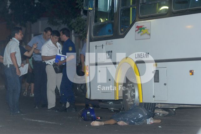 Fatal accidente entre un colectivo y una moto se cobró la vida de un joven