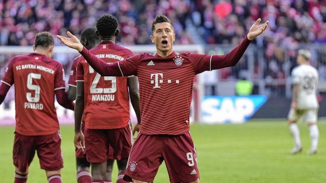 Robert Lewandoski le dio el triunfo a Bayern Munich sobre Augsburgo en la Bundesliga.