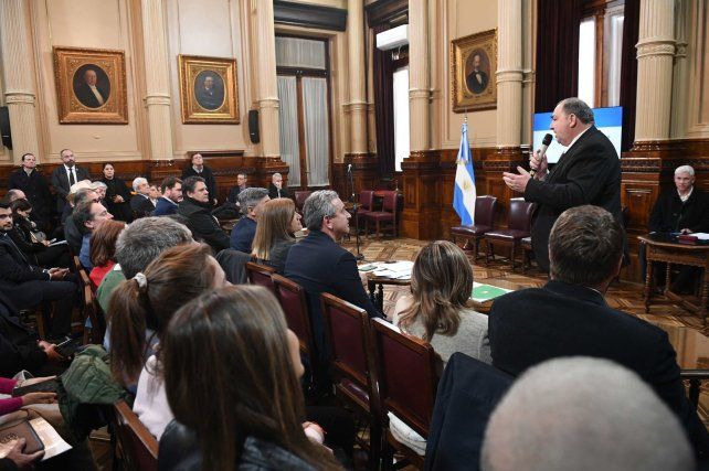 Poletti se refirió a la necesidad de modificar la ley de impuestos a los combustibles&nbsp;