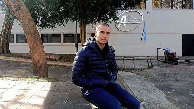 Joven platense es el primer ingeniero aeroespacial egresado en Argentina