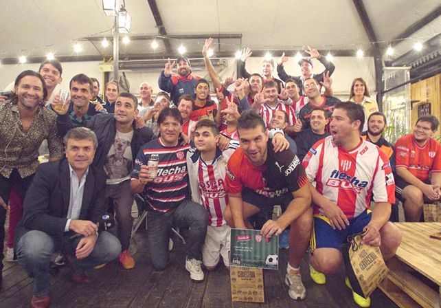 En la previa del clásico, Cerveza Santa Fe celebró el deporte y la amistad