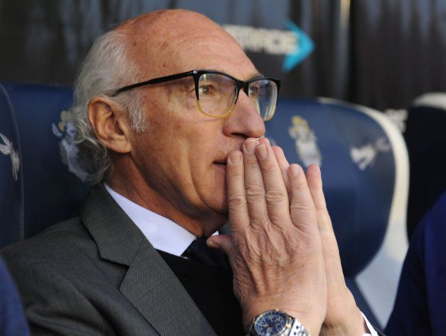 Carlitos espera que lo llamen.&nbsp;