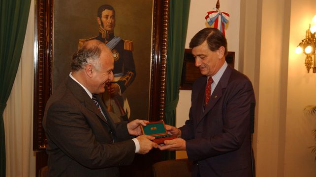 El 10 de diciembre de 2003 Lifschitz recibe las llaves de la ciudad de su predecesor