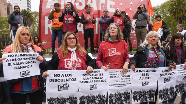 Amsafé Rosario se movilizará este lunes a Gobernación para protestar por los descuentos en sus haberes.