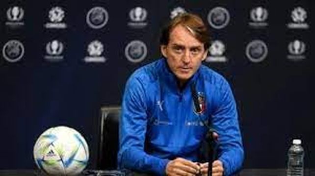 Roberto Mancini confirma el cierre de un ciclo para Italia.