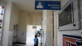 Una mujer ingresó al Cullen con un cuchillo clavado en su ojo