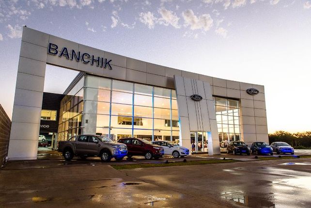 Banchik inauguró su nueva concesionaria Ford