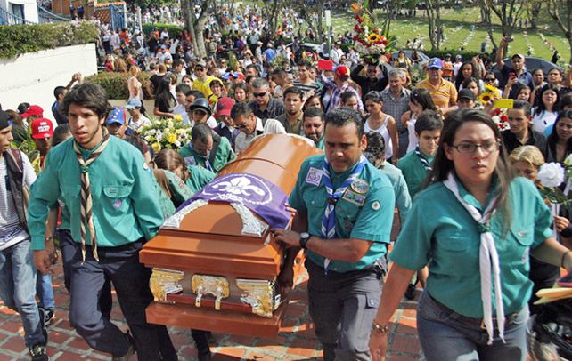 de duelo.  El funeral del chico de 14 años Kluivert Roa en la ciudad de San Cristóbal