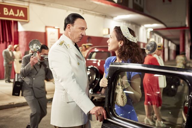 Darío Grandinetti y Natalia Oreiro como Perón y Eva.