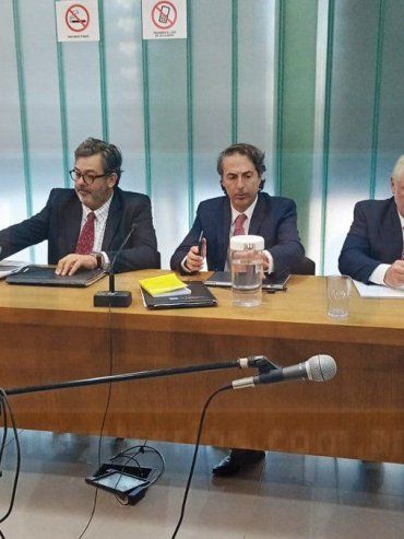 Causa por amenaza: Allende fue sobreseído y la exministra Velázquez anunció que irá a la Corte