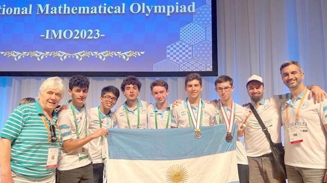 El equipo que representó a la Argentina en las Olimpíadas de Matemática en 2023.