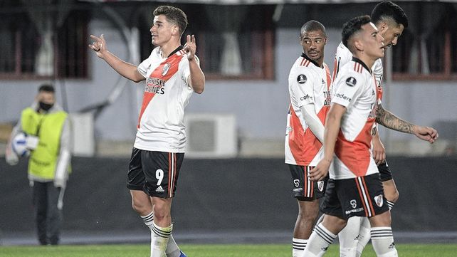 River vapuleó a Alianza Alima con 6 goles de Julián Álvarez