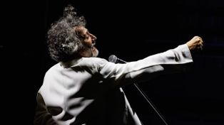 Fito Páez frenó su show en Mar del Plata, estalló contra el personal de seguridad y tiró el micrófono