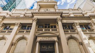 Inédita y similar a Perú: cuál es la propuesta de Milei para el Banco Central