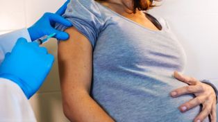 Bebés de madres vacunadas poseen anticuerpos para combatir el coronavirus