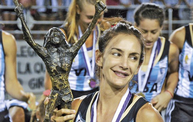 Otro Premio. Lucha ayer fue la capitana y levanta a La señora