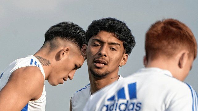 Cristian Medina será titular en Boca. Luis Vázquez iría el banco.