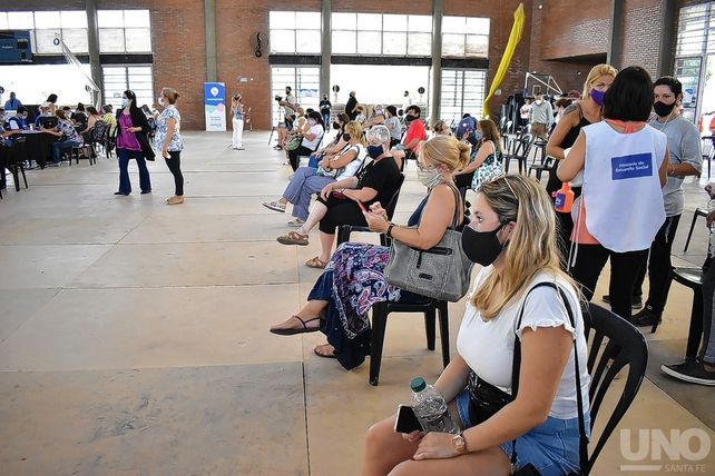 Coronavirus: arrancó el operativo de vacunación a docentes santafesinos