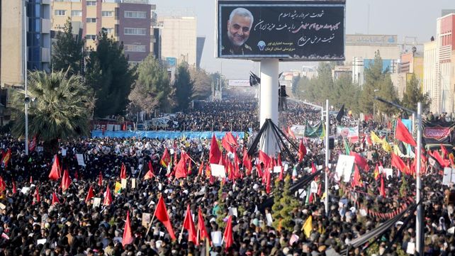 Una estampida en el funeral de Qassem Soleimani dejó 35 muertos