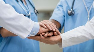 Confirmaron el pago de $5.000 a profesionales de la salud