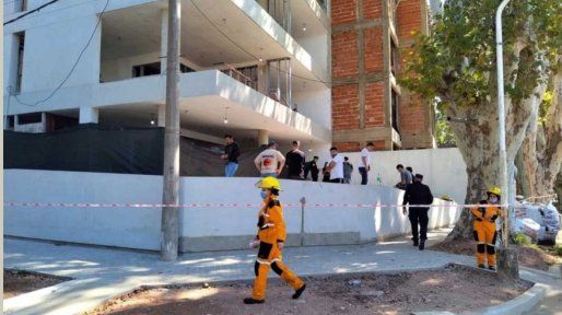 Costanera de Colón: encontraron el cuerpo de un hombre en un edificio en construcción