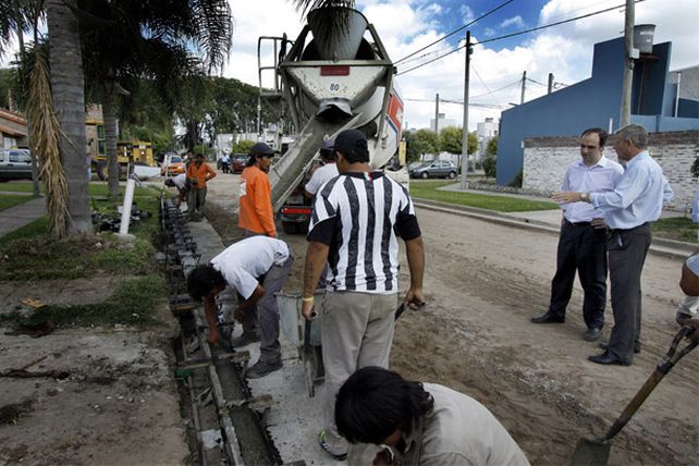 Corral visitó los trabajos de mejoramiento vial ejecutados con una nueva modalidad