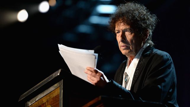 El cantante y escritor ganó el Nobel de Literatura.