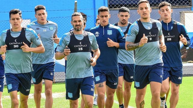 Gago probó dos equipos en Racing pensando en Defensa