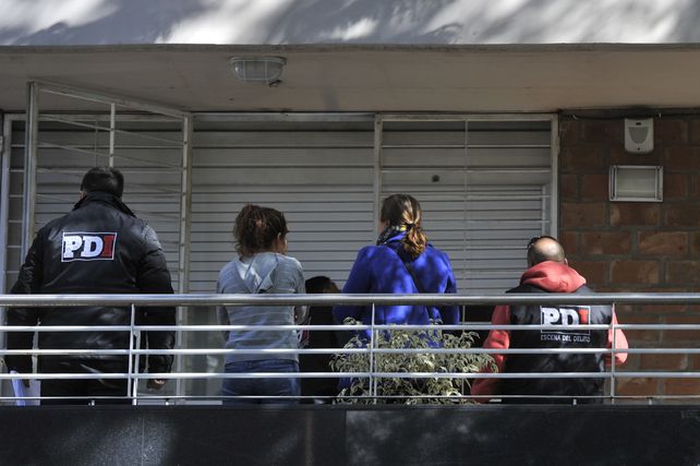 Rodríguez al 1600. Una de las balas alcanzó el primer piso del edificio donde vive el dirigente Claudio Tiki Martínez.