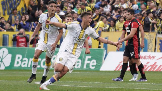 Brazos abiertos II. Veliz fue el artífice del triunfo canalla en el clásico ante Newell