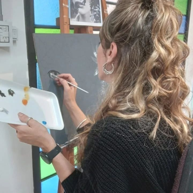 Alumnos de un taller artístico de Venado expondrán sus obras en el Museo Cayetano Silva. El taller es de la artista Fabrina Miretto Rama.