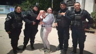 Los policías de Acción Táctica que colaboraron para el traslado del bebé con problemas respiratorios en barrio San Lorenzo