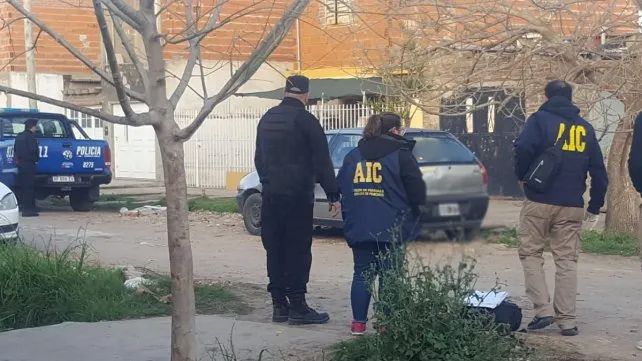 El Fiat Palio de Alejandra Ironici fue hallado por la policía en Padre Dusso al 7200. En una vivienda de allí también detuvieron al sospechoso del crimen.