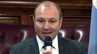El juez Salmain se ampara en sus Fueros y sigue a cargo de juzgados