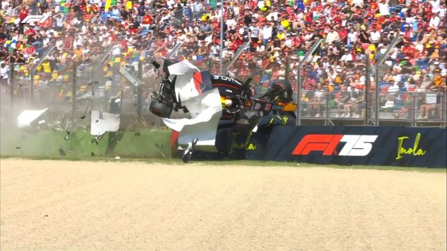 La impactante vuelta de campana de Yuki Tsunoda en la Q1 de Imola. Al final de esa tanda se chocaría Franco Colapinto.
