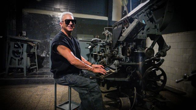 Flavio Mendoza durante su visita al Museo del Diario La Capital