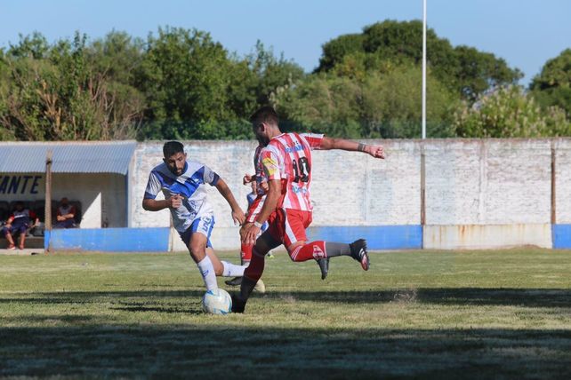 El Decano aprovechó una ráfaga de dos minutos para liquidar el partido en el inicio del segundo tiempo.