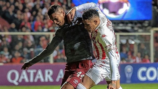 Unión ganó solo tres partidos de los últimos 14 que jugó y dos de ellos fueron ante Oriente Petrolero.