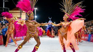 El Carnaval del País tuvo otra noche multitudinaria en Gualeguaychú