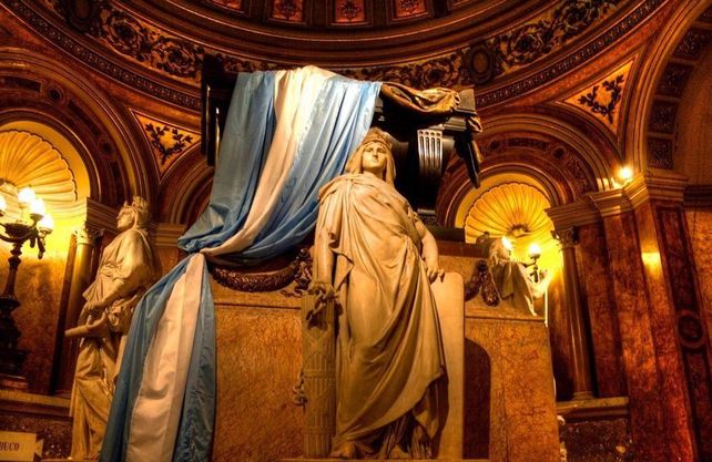 Los restos del Libertador descansan en la Catedral Metropolitana de Buenos Aires.